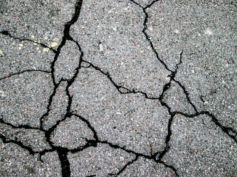 Asphalt Cracks Repair